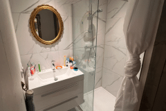 DOUCHE-2024-10-13-om-16.11.09